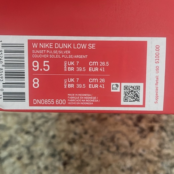 Nike dunk low sunset pulse worn two times like new - Picture 12 of 12